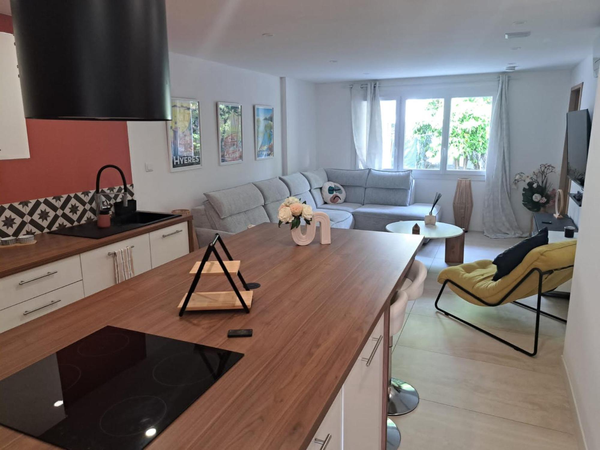 Magnifique Appartement 2 Chambres Avec 50 M2 De Jardin Privatif Ла Кро Екстериор снимка